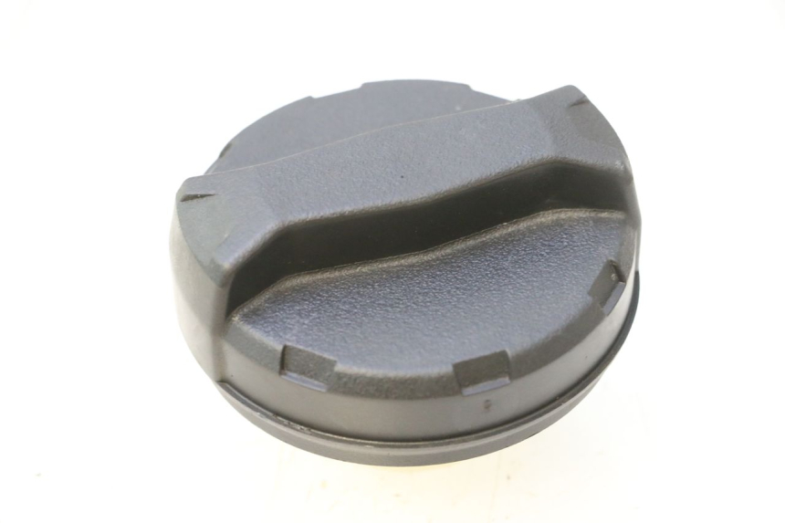 photo de FUEL TANK CAP CAN-AM SPYDER RS 1000 (2008 - 2012) - Alternative perspective