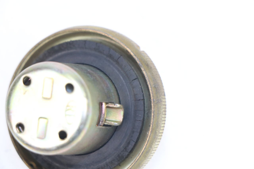 photo de FUEL TANK CAP PEUGEOT SUM UP 125 (2008 - 2013) - Component detail