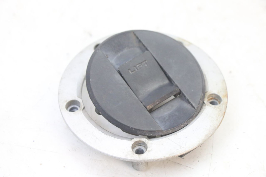 photo de FUEL TANK CAP SUZUKI GSX F GSXF 650 (2007 - 2015) - Zoom on usage condition