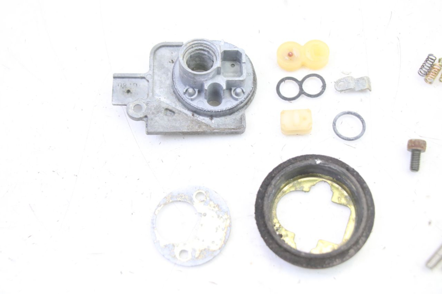 photo de FUEL TANK CAP YAMAHA TDR DELTABOX 125 (1997 - 2003) - Fixing points details