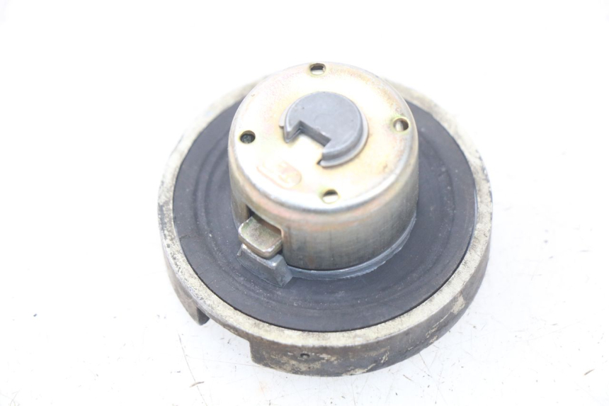 photo de FUEL TANK CAP BAOTIAN TRAVEL SPIRIT 50 (2010 - 2012) - Zoom on usage condition