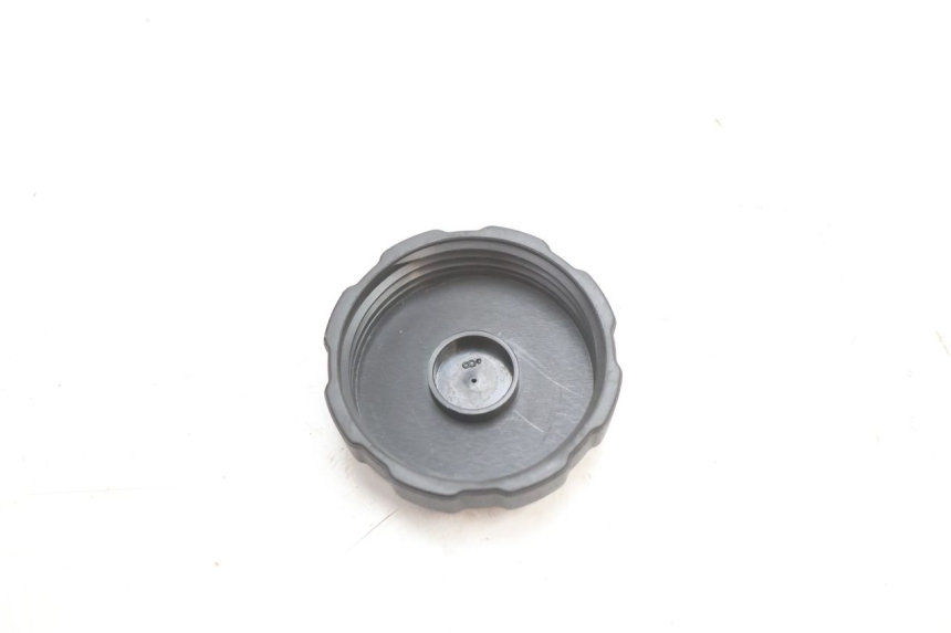 photo de FUEL TANK CAP PEUGEOT TREKKER 50 (1995 - 2004) - Zoom on usage condition