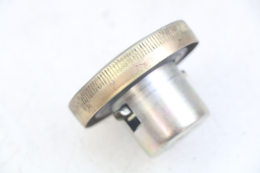 photo de FUEL TANK CAP PEUGEOT TWEET 4T 50 (2010 - 2014) - Zoom on usage condition