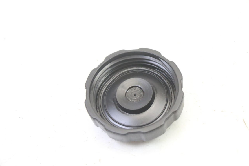 photo de FUEL TANK CAP PEUGEOT VIVACITY 50 (2004 - 2009) - Zoom on usage condition