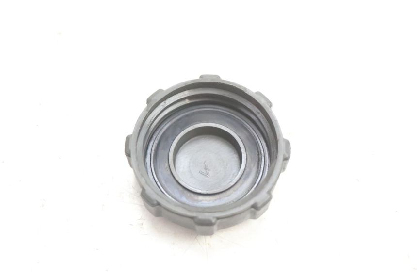 photo de FUEL TANK CAP PIAGGIO X8 STREET 125 (2006 - 2007) - Zoom on usage condition