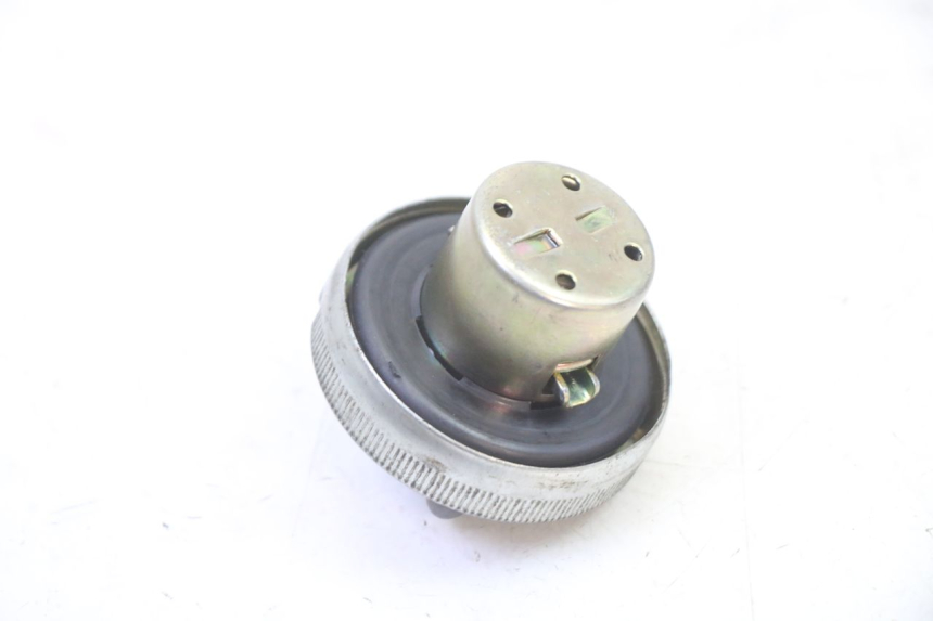 photo de FUEL TANK CAP HONDA X8R 50 (1998 - 2003) - Alternative perspective