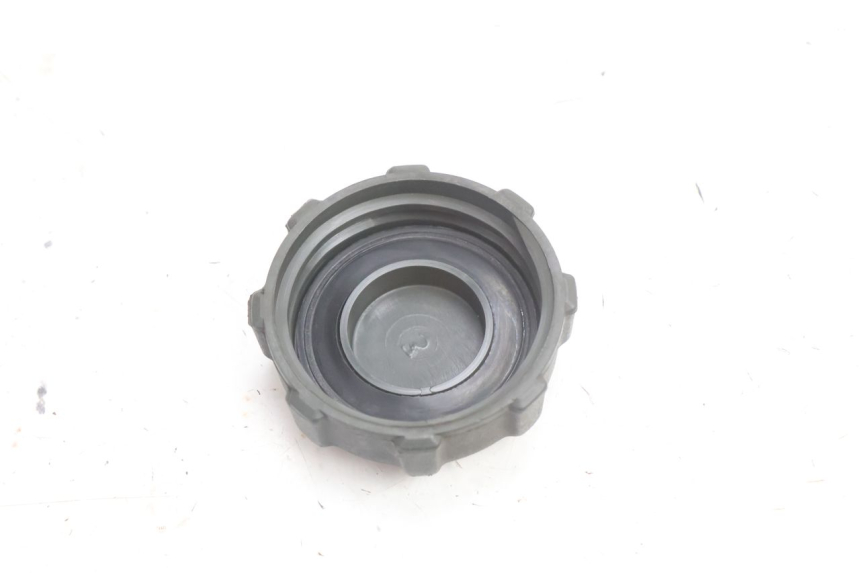 photo de FUEL TANK CAP PIAGGIO X9 AMALFI 180 (2000 - 2003) - Zoom on usage condition