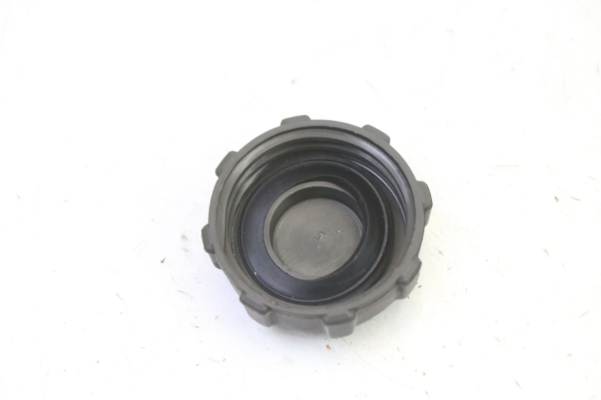 photo de FUEL TANK CAP PIAGGIO X9 EVOLUTION 125 (2003 - 2007) - Zoom on usage condition
