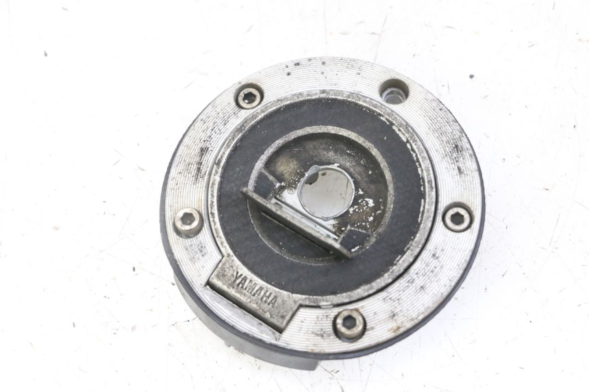photo de FUEL TANK CAP YAMAHA XJ6 ABS 600 (2008 - 2016) - Fixing points details