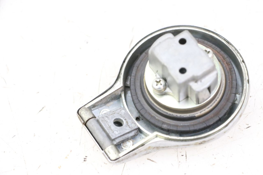 photo de FUEL TANK CAP YAMAHA SR 125 (1982 - 2003) - Alternative perspective