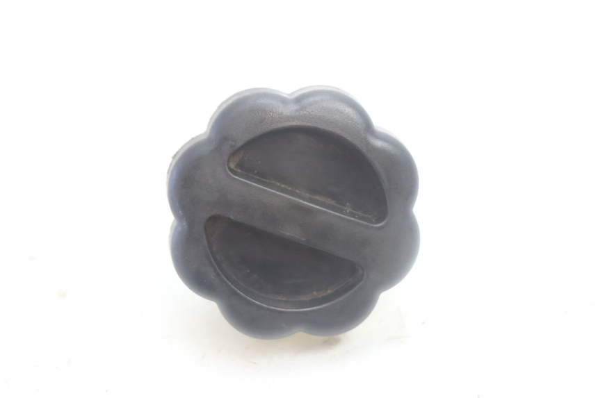 photo de FUEL TANK CAP YAMAHA YP MAJESTY 125 (2007 - 2010) - Zoom on usage condition