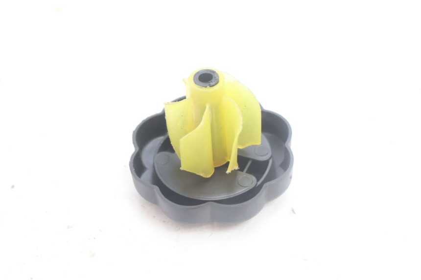 photo de FUEL TANK CAP YAMAHA YP MAJESTY 125 (2007 - 2010) - Alternative perspective