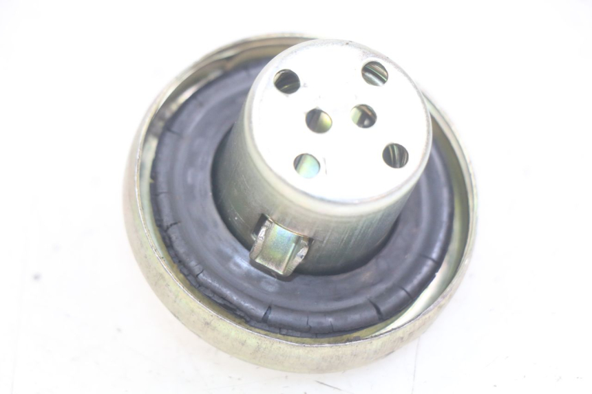 photo de FUEL TANK CAP YIYING YY125T 125 (2006 - 2014) - Component detail