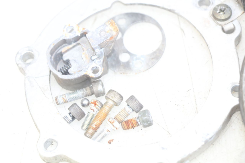 photo de FUEL TANK CAP YAMAHA YZF R1 1000 (2007 - 2008) - Fixing points details