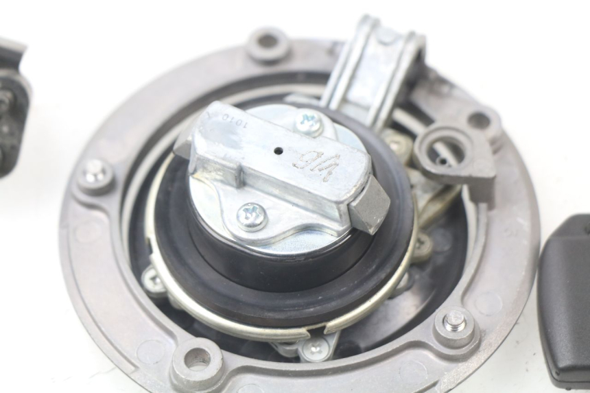 photo de FUEL TANK CAP KAWASAKI Z ABS 750 (2007 - 2013) - Product overview