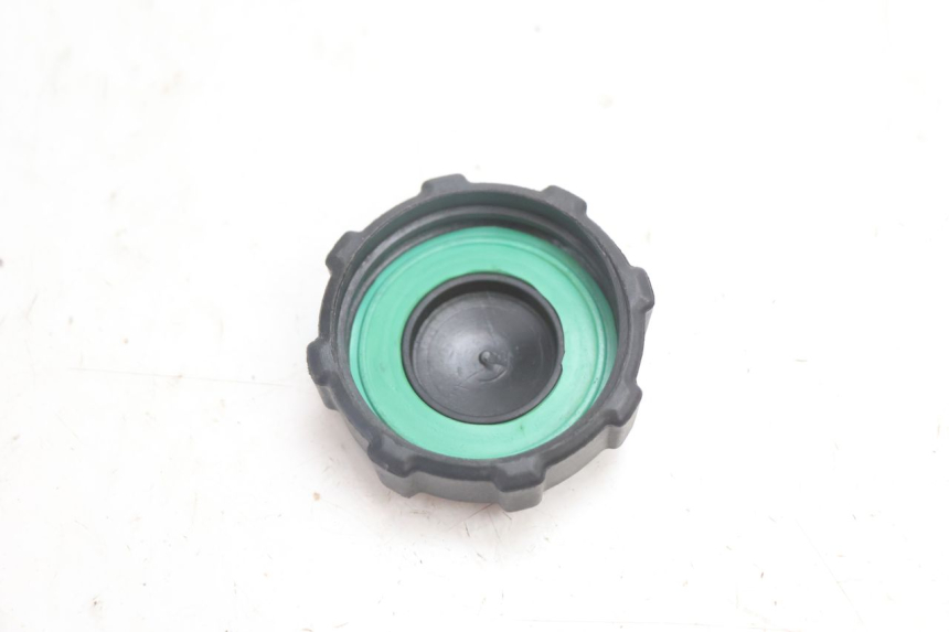 photo de FUEL TANK CAP PIAGGIO ZIP 2T 50 (2009 - 2019) - Zoom on usage condition