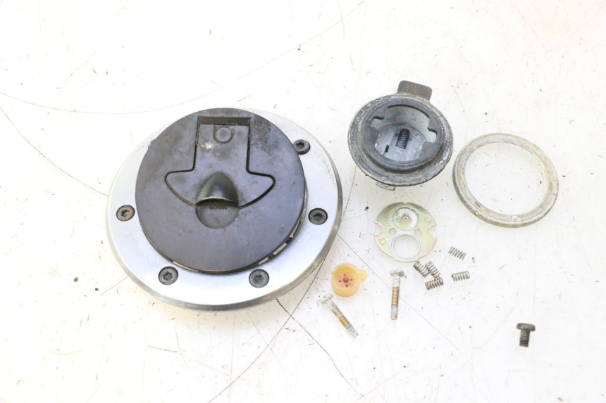 photo de FUEL TANK CAP KAWASAKI ZZR 600 (1995 - 2004) - Product overview