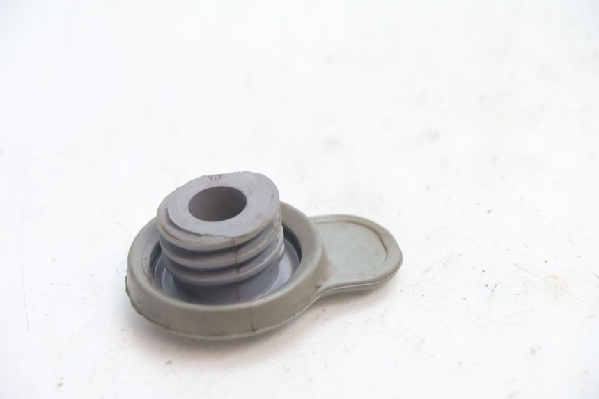 photo de OIL TANK CAP MBK BOOSTER SPIRIT 50 (2004 - 2017) - Zoom on usage condition