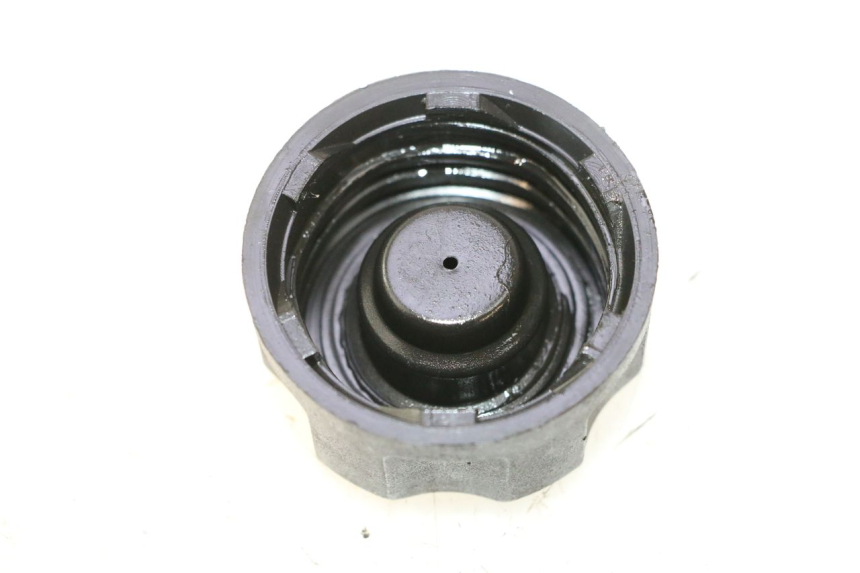 photo de OIL TANK CAP PEUGEOT LUDIX PRO 2T 50 (2010 - 2017) - Zoom on usage condition