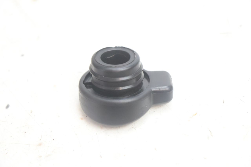 photo de OIL TANK CAP PIAGGIO NEW TYPHOON 50 (2018 - 2021) - Zoom on usage condition