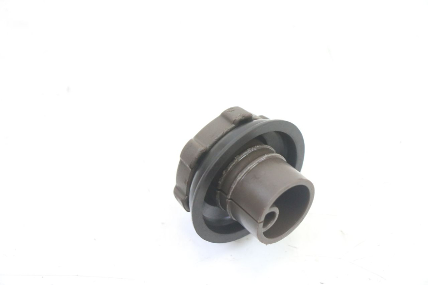 photo de OIL TANK CAP PIAGGIO NRG POWER PUREJET 50 (2018 - 2021) - Zoom on usage condition