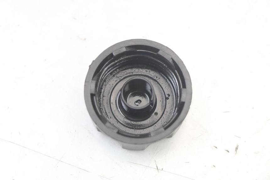 photo de OIL TANK CAP PEUGEOT LUDIX 50 (2005 - 2007) - Zoom on usage condition