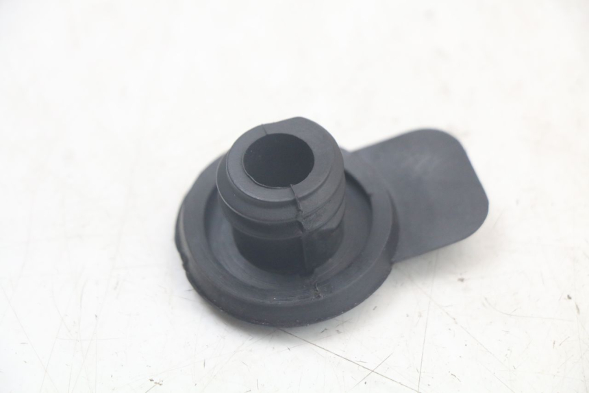 photo de OIL TANK CAP KEEWAY RY6 2T 50 (2011 - 2019) - Zoom on usage condition