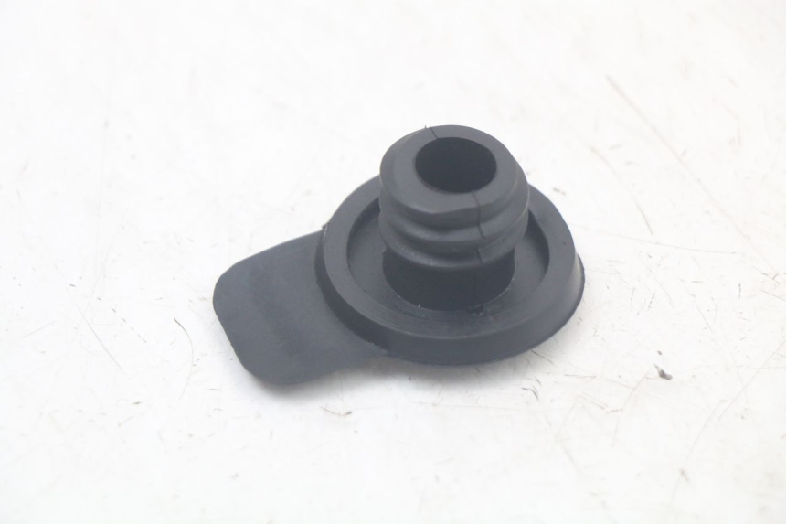 photo de OIL TANK CAP KEEWAY RY6 2T 50 (2011 - 2019) - Zoom on usage condition