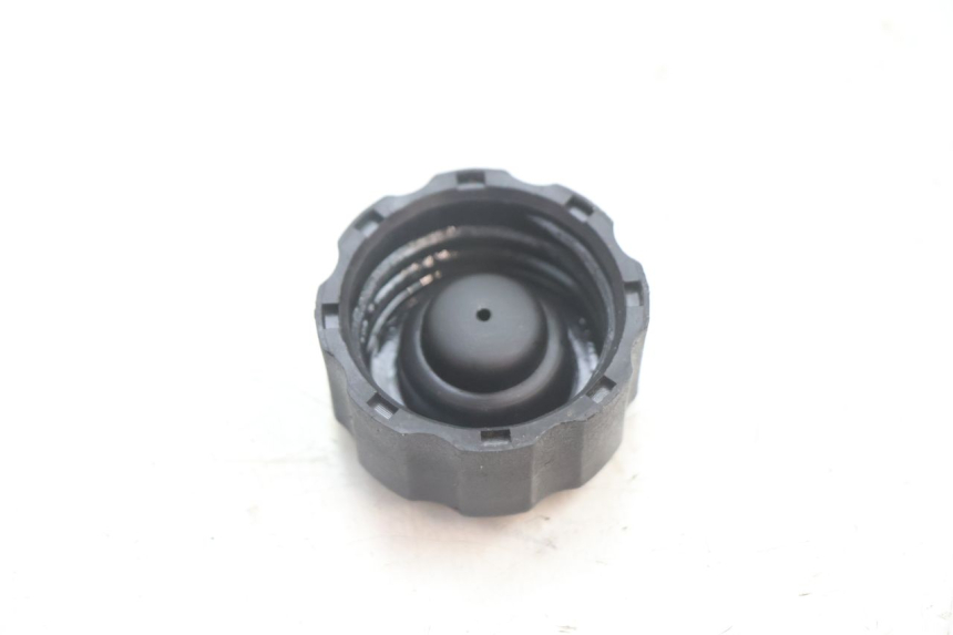photo de OIL TANK CAP PEUGEOT TREKKER 50 (1995 - 2004) - Zoom on usage condition