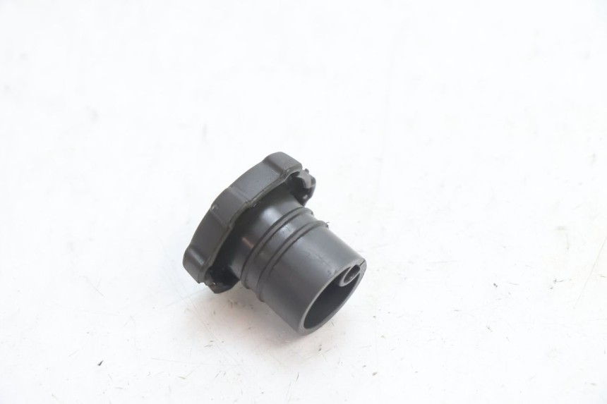 photo de OIL TANK CAP PIAGGIO TYPHOON 50 (2000 - 2009) - Zoom on usage condition
