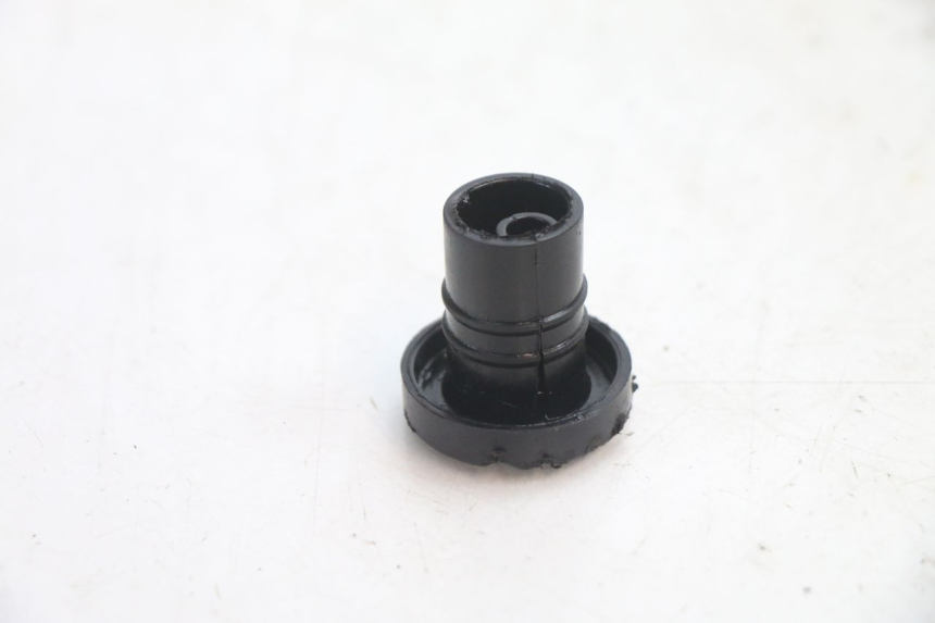 photo de OIL TANK CAP PIAGGIO VESPA PK FL 2T 50 (1990 - 1996) - Zoom on usage condition