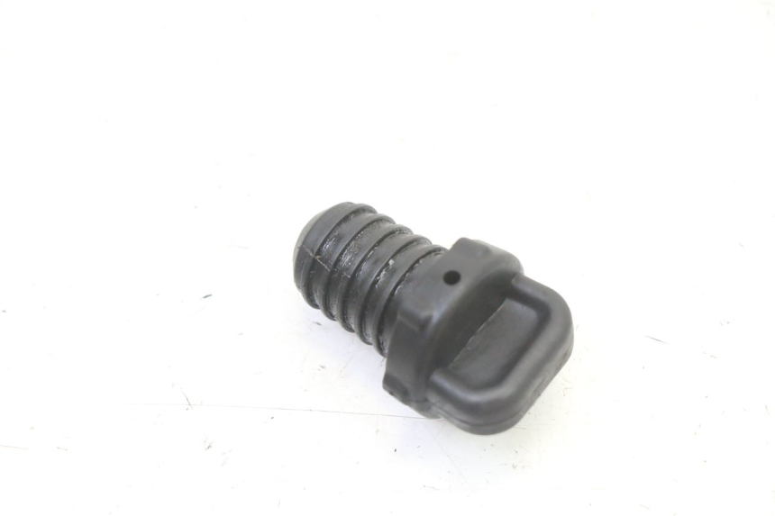 photo de OIL TANK CAP PEUGEOT VIVACITY NEW 2T 50 (2008 - 2017) - Zoom on usage condition