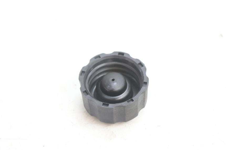 photo de OIL TANK CAP PEUGEOT VIVACITY 50 (2004 - 2009) - Zoom on usage condition