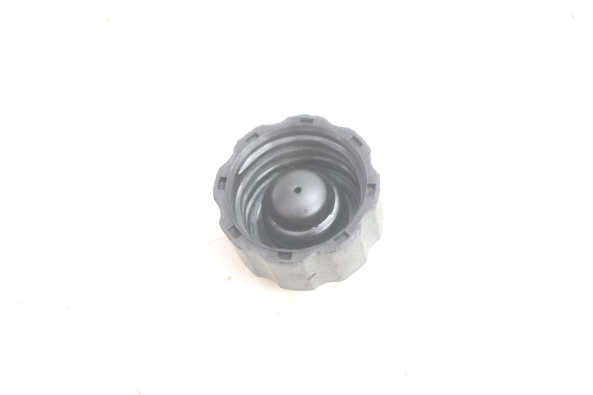 photo de OIL TANK CAP PEUGEOT VIVACITY 100 (1999 - 2008) - Zoom on usage condition