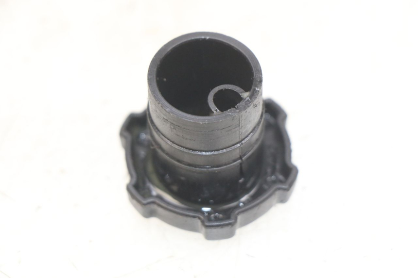 photo de OIL TANK CAP PIAGGIO ZIP 2T 50 (2009 - 2019) - Zoom on usage condition