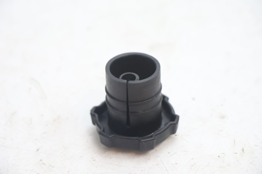 photo de OIL TANK CAP PIAGGIO ZIP 2T 50 (2009 - 2019) - Zoom on usage condition