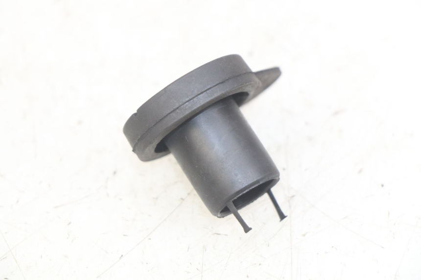 photo de EXPANSION TANK CAP HONDA FES PANTHEON 125 (2003 - 2007) - Zoom on usage condition