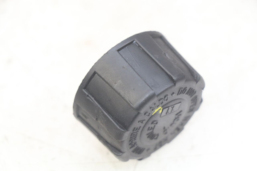 photo de EXPANSION TANK CAP GILERA GP 800 (2007 - 2013) - Component detail