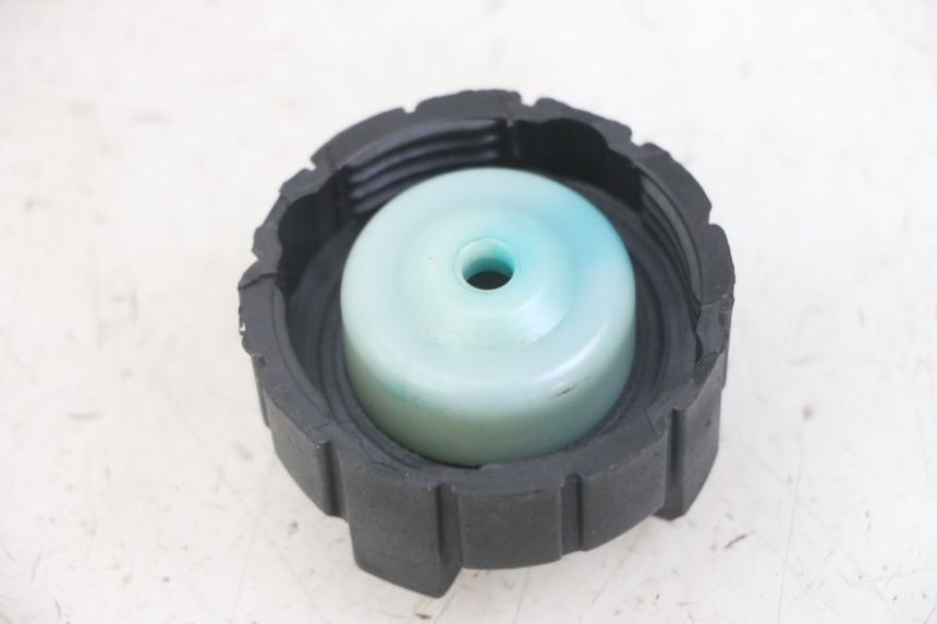 photo de EXPANSION BOTTLE CAP PEUGEOT JET FORCE CARBU 50 (2003 - 2016) - Zoom on usage condition