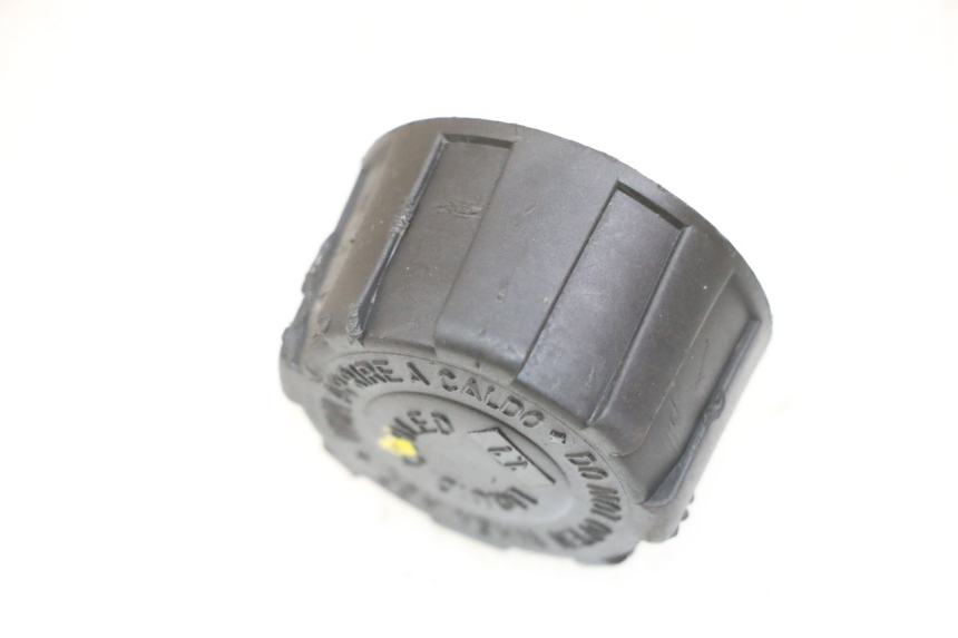 photo de EXPANSION TANK CAP PIAGGIO MP3 LT 300 (2010 - 2016) - Zoom on usage condition