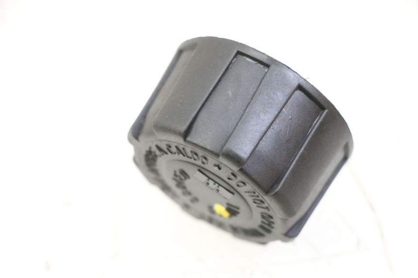 photo de EXPANSION BOTTLE CAP PIAGGIO MP3 500 (2014 - 2017) - Zoom on usage condition