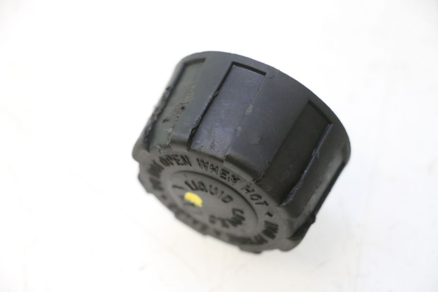 photo de EXPANSION TANK CAP PIAGGIO MP3 500 (2011 - 2015) - Alternative perspective