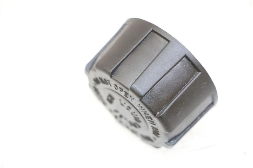 photo de EXPANSION BOTTLE CAP PIAGGIO BEVERLY 125 (1998 - 2005) - Zoom on usage condition