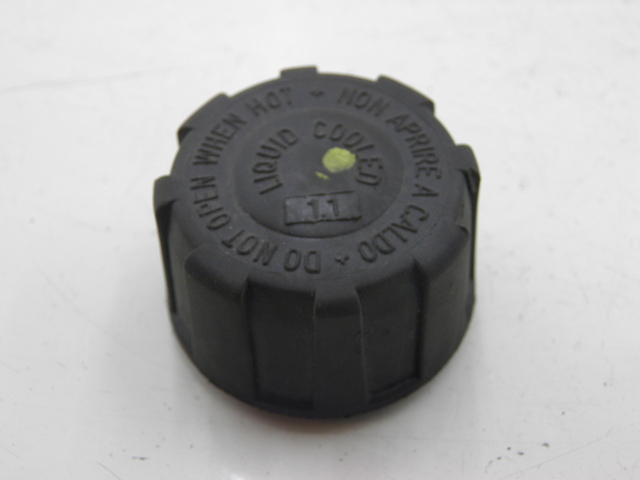photo de EXPANSION BOTTLE CAP PIAGGIO XEVO - X EVO 125 (2010 - 2015) - Main view