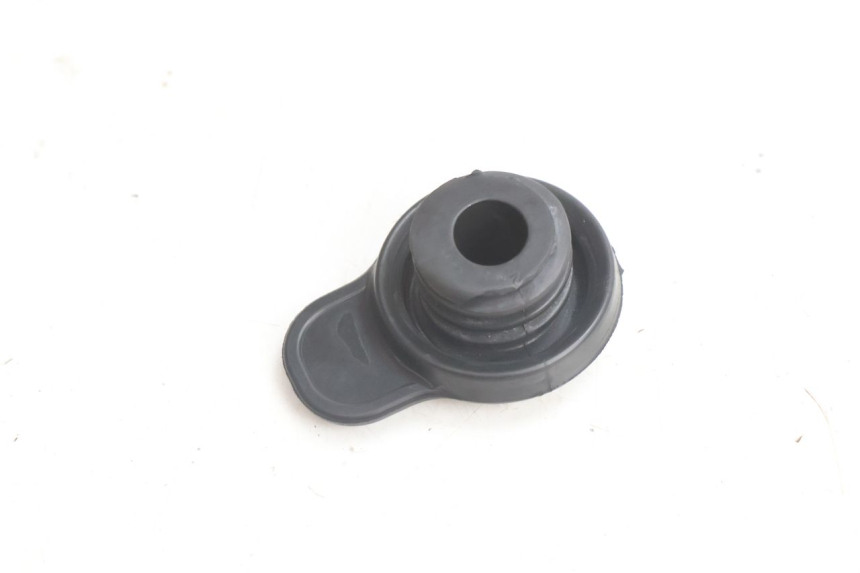 photo de EXPANSION TANK CAP YAMAHA X-MAX XMAX 125 (2010 - 2013) - Zoom on usage condition