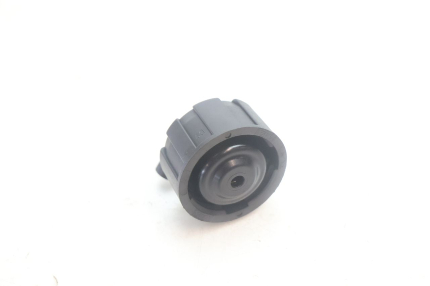 photo de EXPANSION TANK CAP YAMAHA YP MAJESTY 125 (2007 - 2010) - Zoom on usage condition