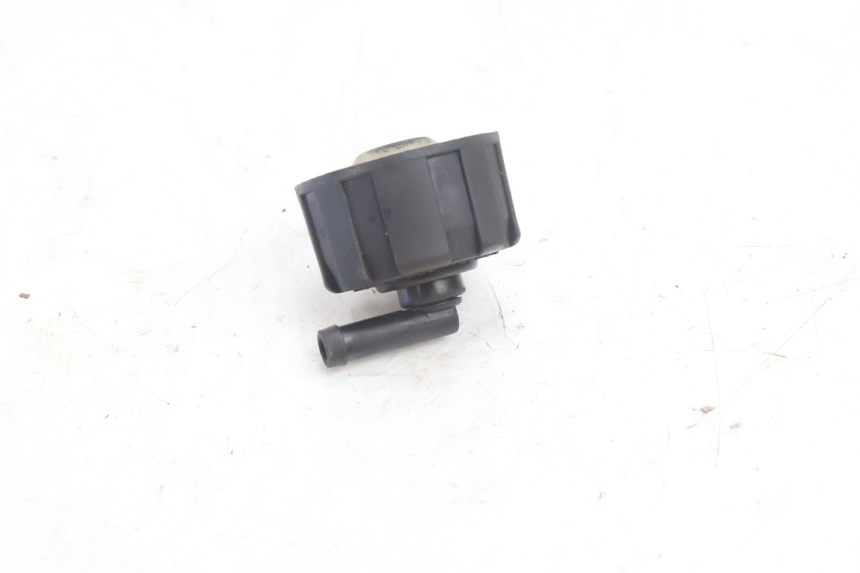 photo de EXPANSION TANK CAP YAMAHA YP MAJESTY 125 (2007 - 2010) - Component detail
