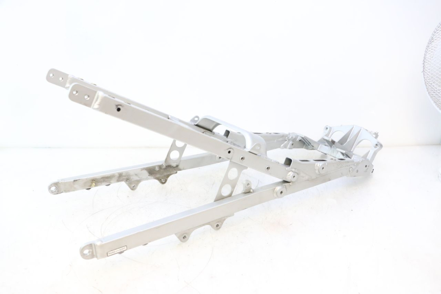 photo de REAR SUBFRAME YAMAHA FJR 1300 (2001 - 2005) - Fixing points details