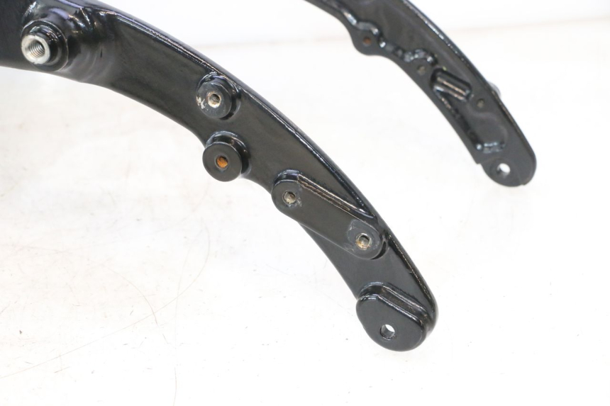 photo de REAR SUBFRAME HARLEY DAVIDSON ROAD GLIDE FLTRXSE 1920 (2018 - 2022) - Surface and material condition