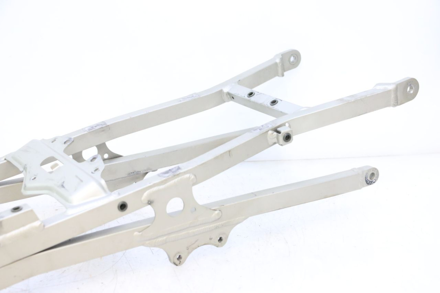 photo de REAR SUBFRAME KAWASAKI ZX-6R ZX6R 600 (2000 - 2002) - Fixing points details